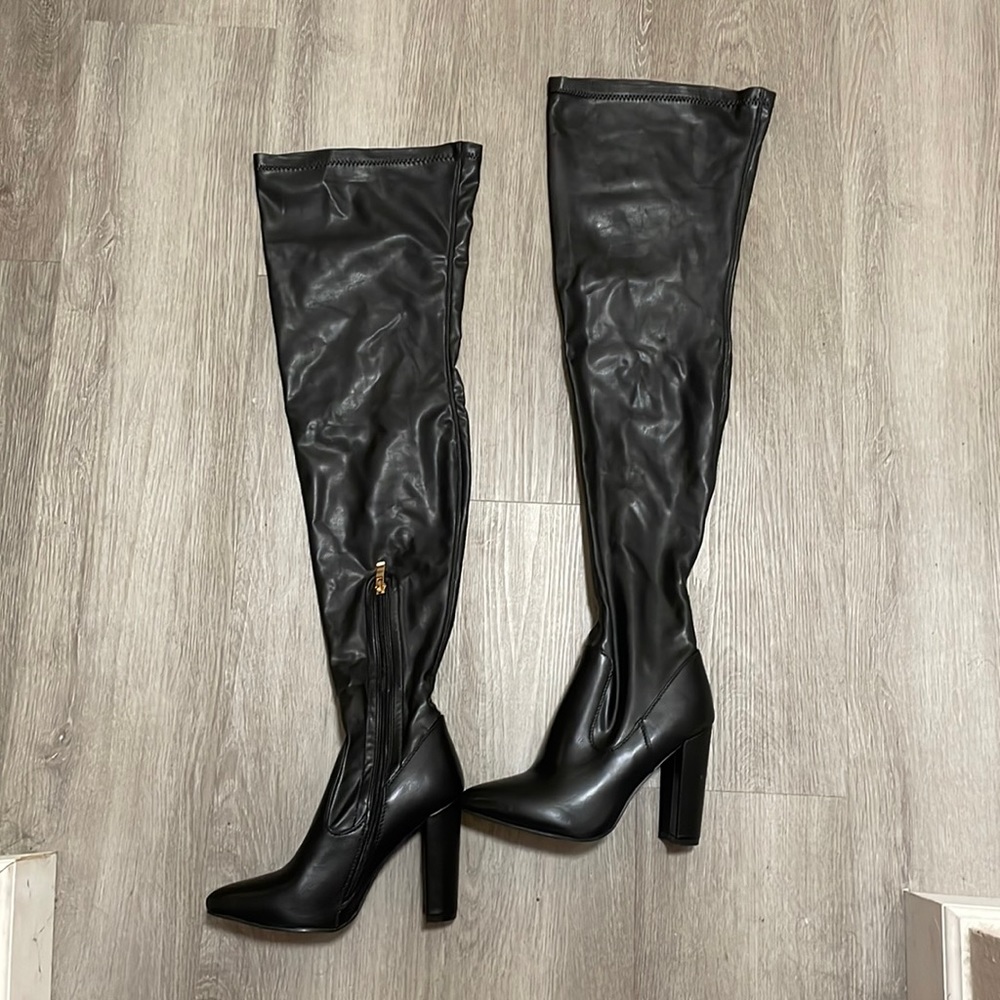 Akira Azalea Wang black leather thigh high zip up sexy boots size 7